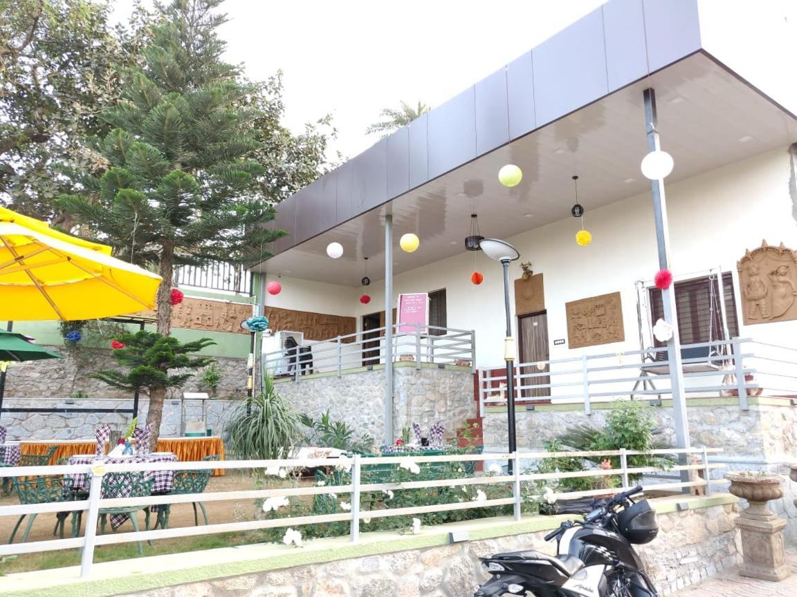 Hari Niwas - A Boutique Garden Resort Mount Abu Esterno foto